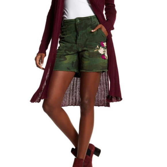 Free People Pants - Delist 4/30‼️Free People Embroidered Floral Shorts